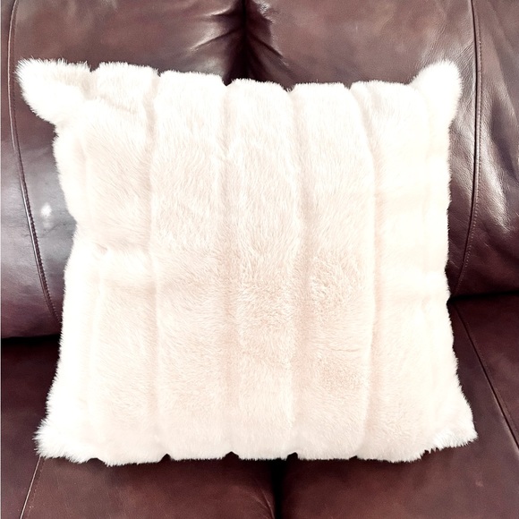 Faux Fur Accent Pillow - Picture 2 of 5